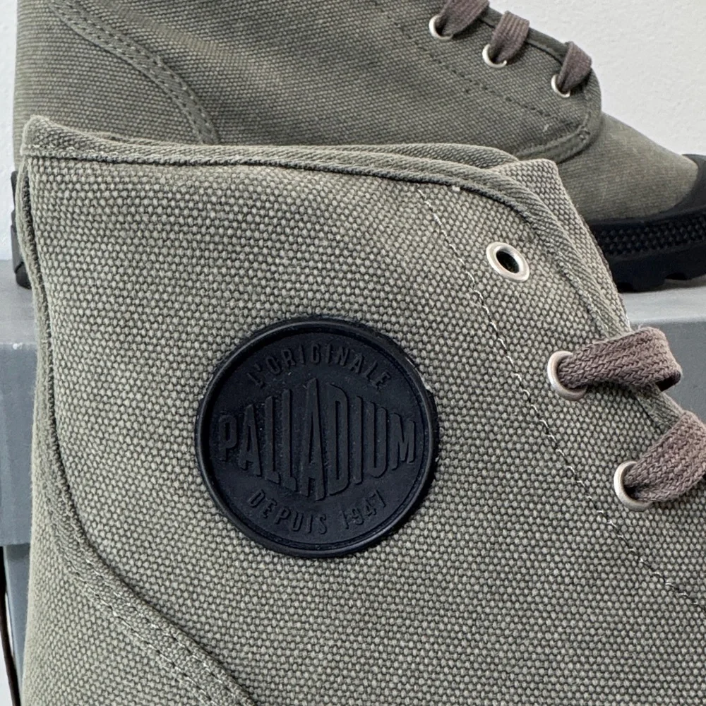 NIB!!!! Men’s Palladium Khaki Green Pamp Hi High-Top Sneakers with Black Soles - Picture 2 of 7